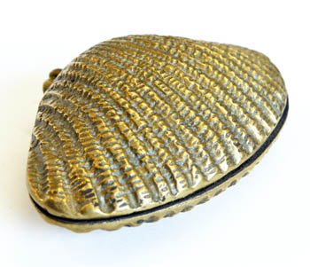 CAST CLAM SHELL