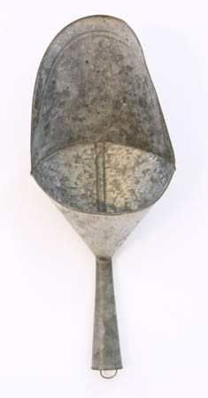 GALVANIZED SCOOP