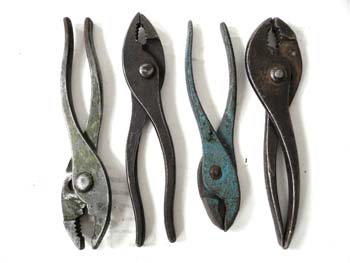 PLIERS SET