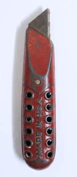 RED CAST METAL BOX KNIFE