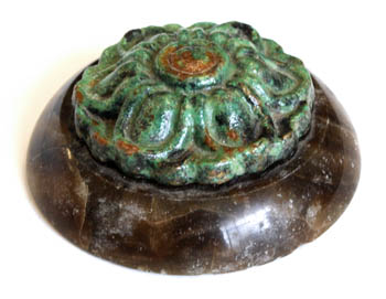 SAN FRANCISCO CAST ROSETTE ON ONYX BASE