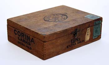 SIGNED VINTAGE CIGAR BOX