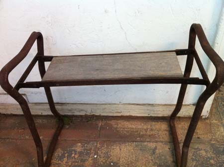 SMALL METAL AND WOOD BENCH