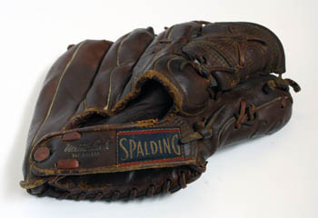 SPALDING LEATHER BASEBALL GLOVE